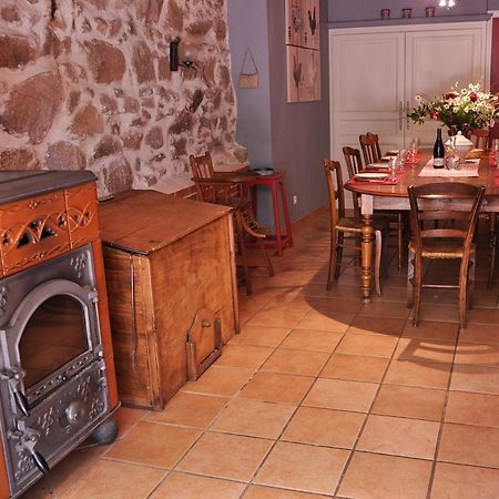ホテル La Ferme Aux Abeilles アンビエルル エクステリア 写真