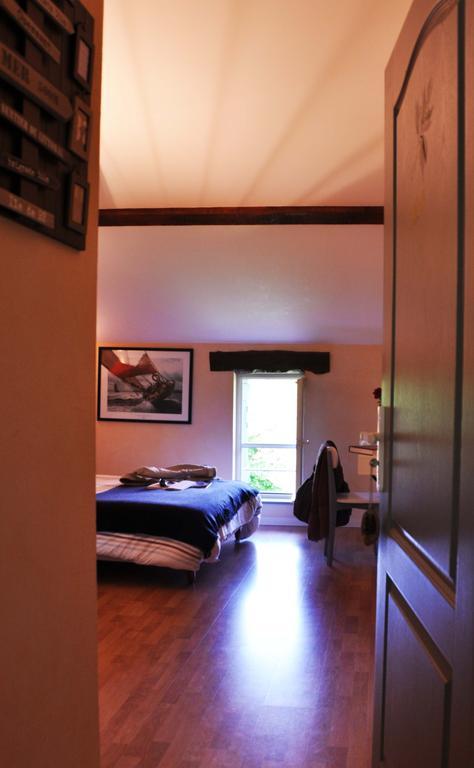 ホテル La Ferme Aux Abeilles アンビエルル 部屋 写真