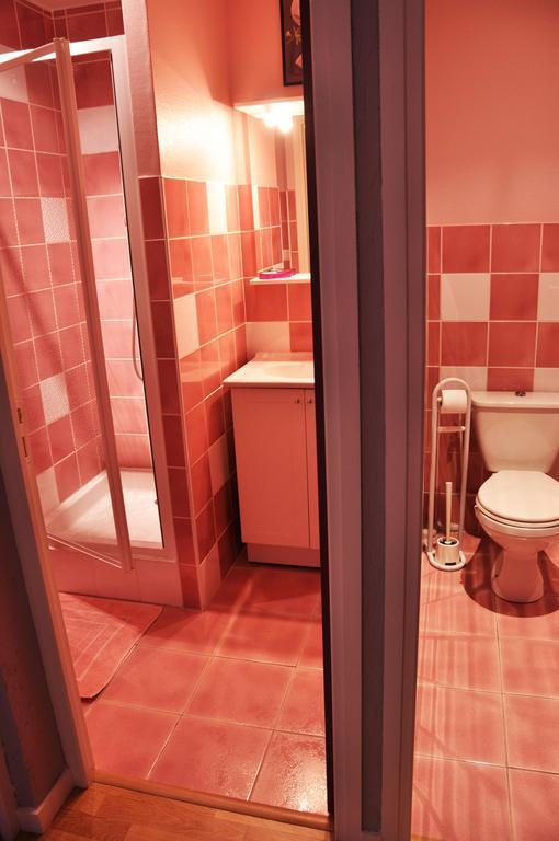 ホテル La Ferme Aux Abeilles アンビエルル 部屋 写真