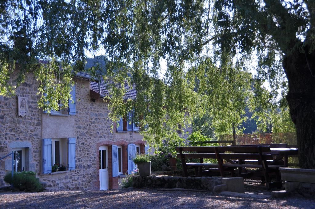 ホテル La Ferme Aux Abeilles アンビエルル エクステリア 写真